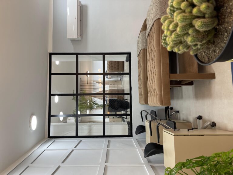 طراحی دکوراسیون سالن زیبایی